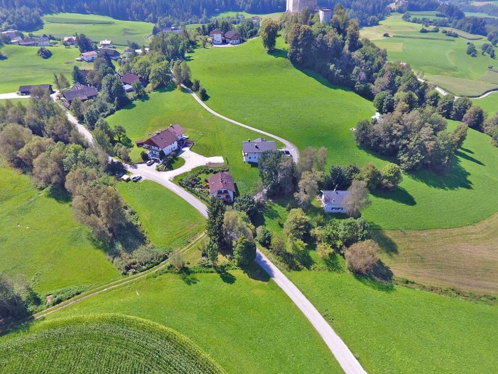 Ferienwohnungen Schlosshausl San Lorenzo di Sebato Bagian luar foto