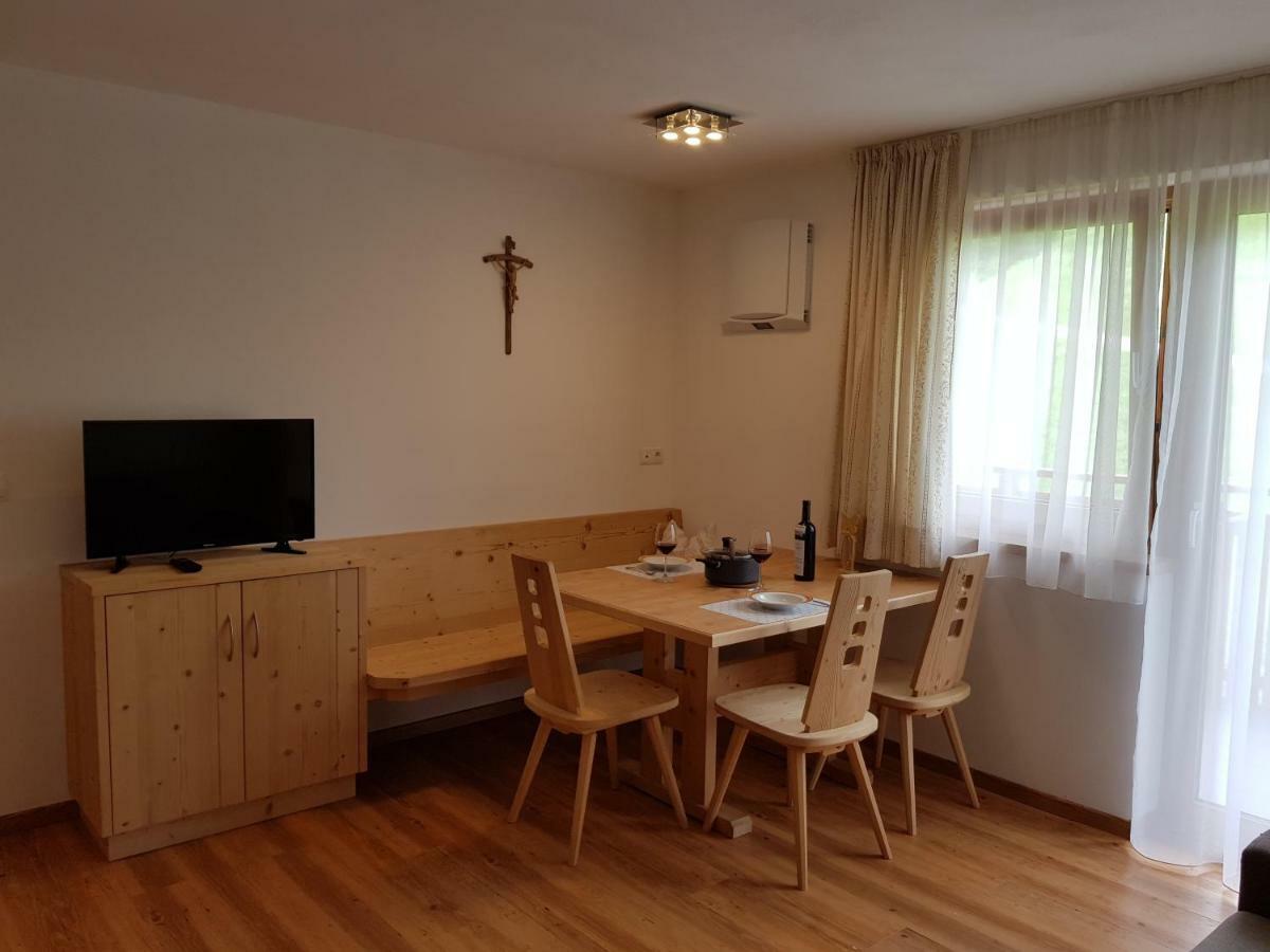 Ferienwohnungen Schlosshaeusl San Lorenzo di Sebato Bagian luar foto